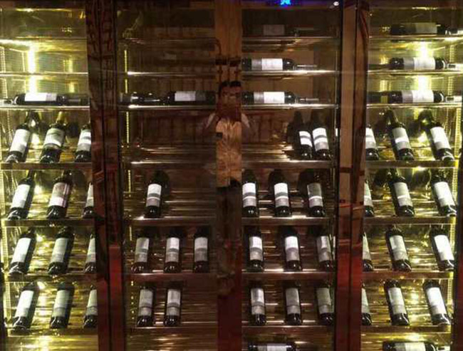 不锈钢装饰酒柜工程